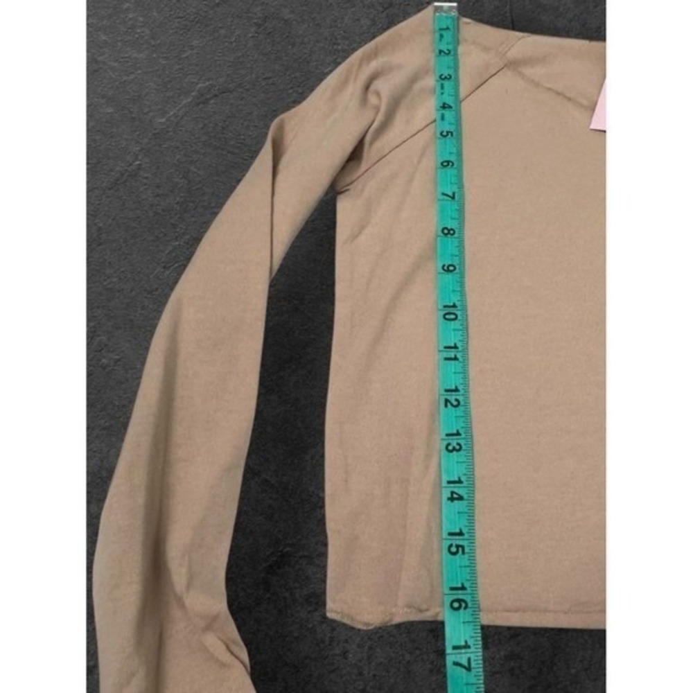 Women's size‎ Medium Long Sleeve Scoop Neck Crop Top - Taupe Wild Fable Tan - Picture 4 of 7